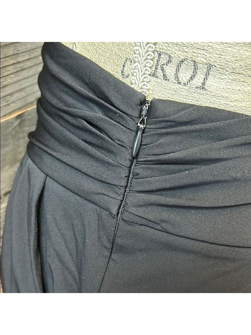 DVF Athletic Casual Skirt, Size 4 - Picture 5 of 7